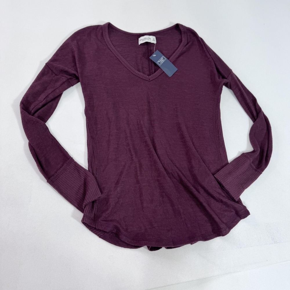 Abercrombie & Fitch‎ Sweater Soft Cozy Womens Medium Purple V Neck Knit Pullover